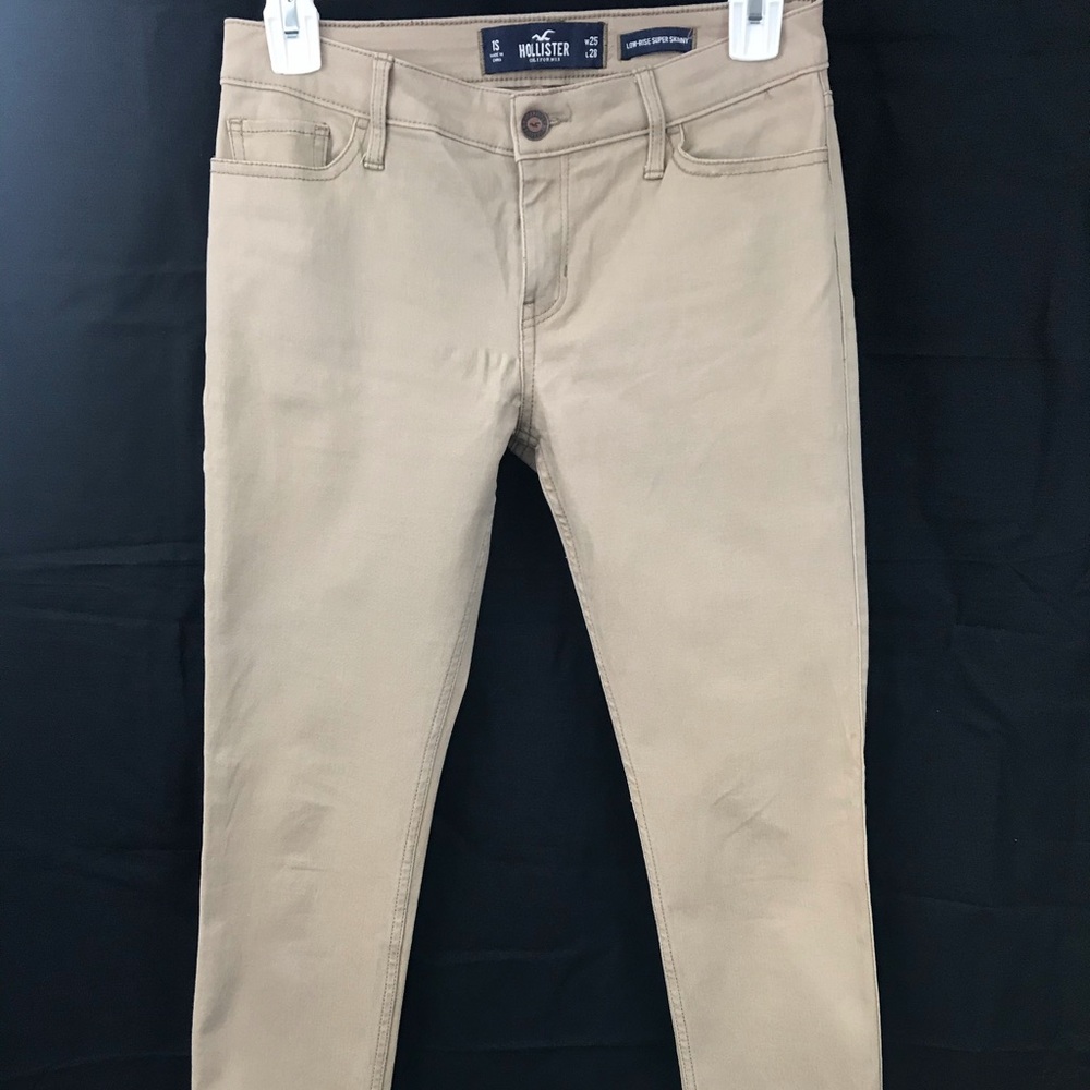 Hollister low-rise super skinny khaki jeans